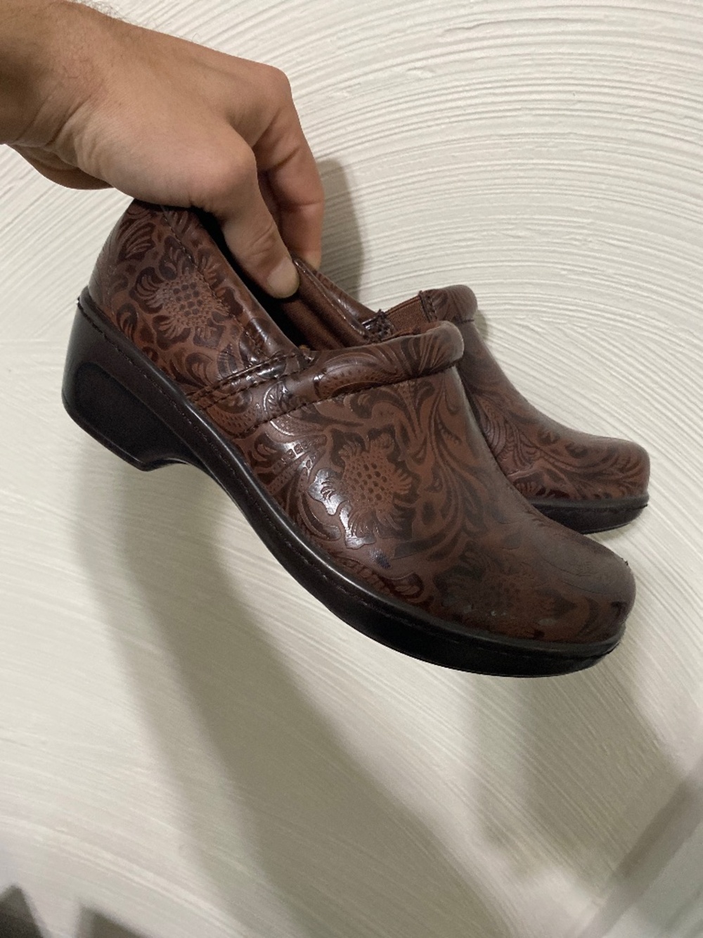 Clogs YUU bethanee 6.5 womens nursing clogs slip on work floral embossed